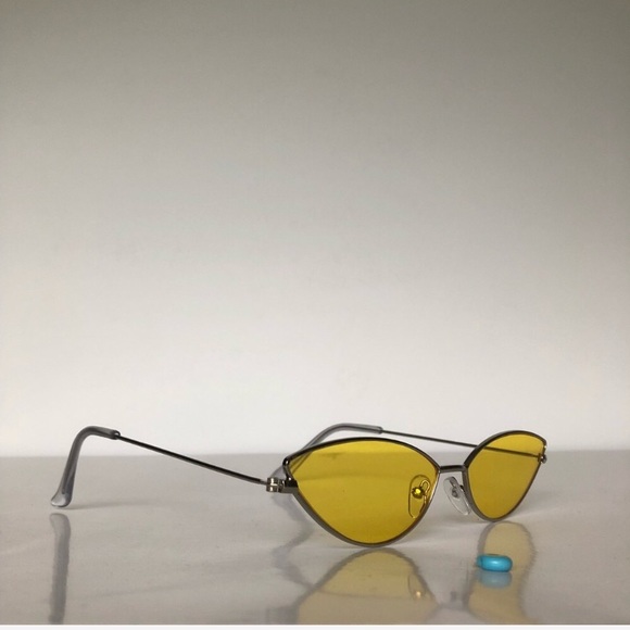 Wired Cat Eye Slim Sunglasses - Picture 5 of 5